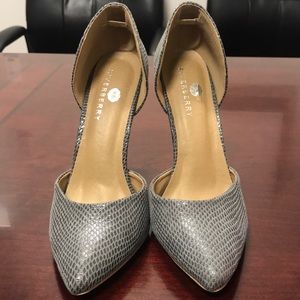 Grey imitation snake skin pumps